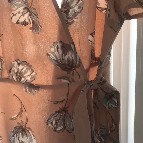 Tie wrap blouse - Picture 2 of 3